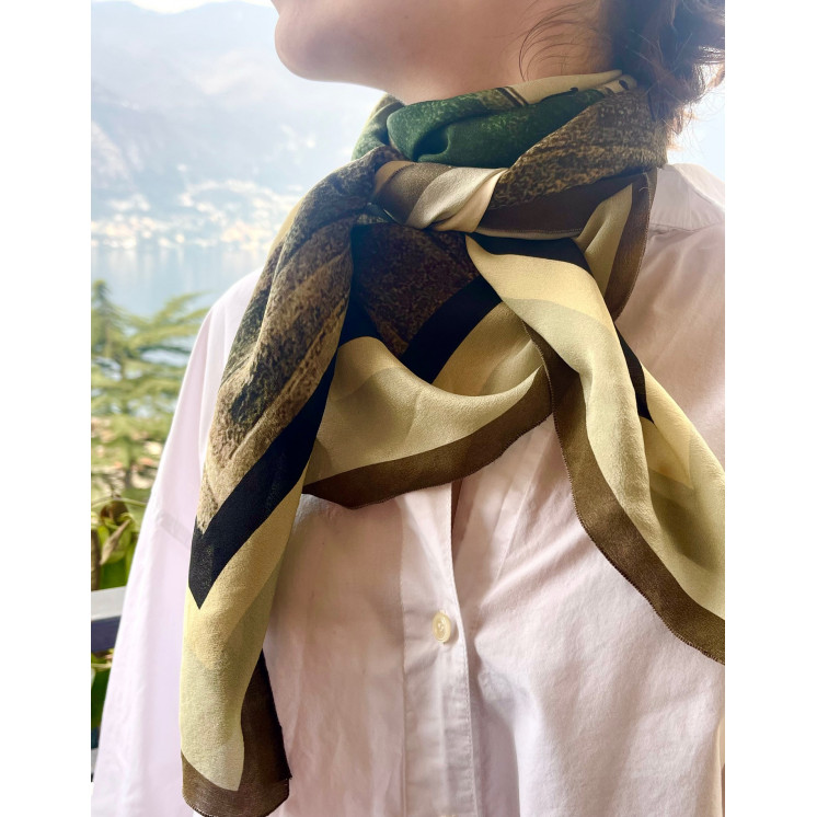 Foulard 100% seta design Lezzeno